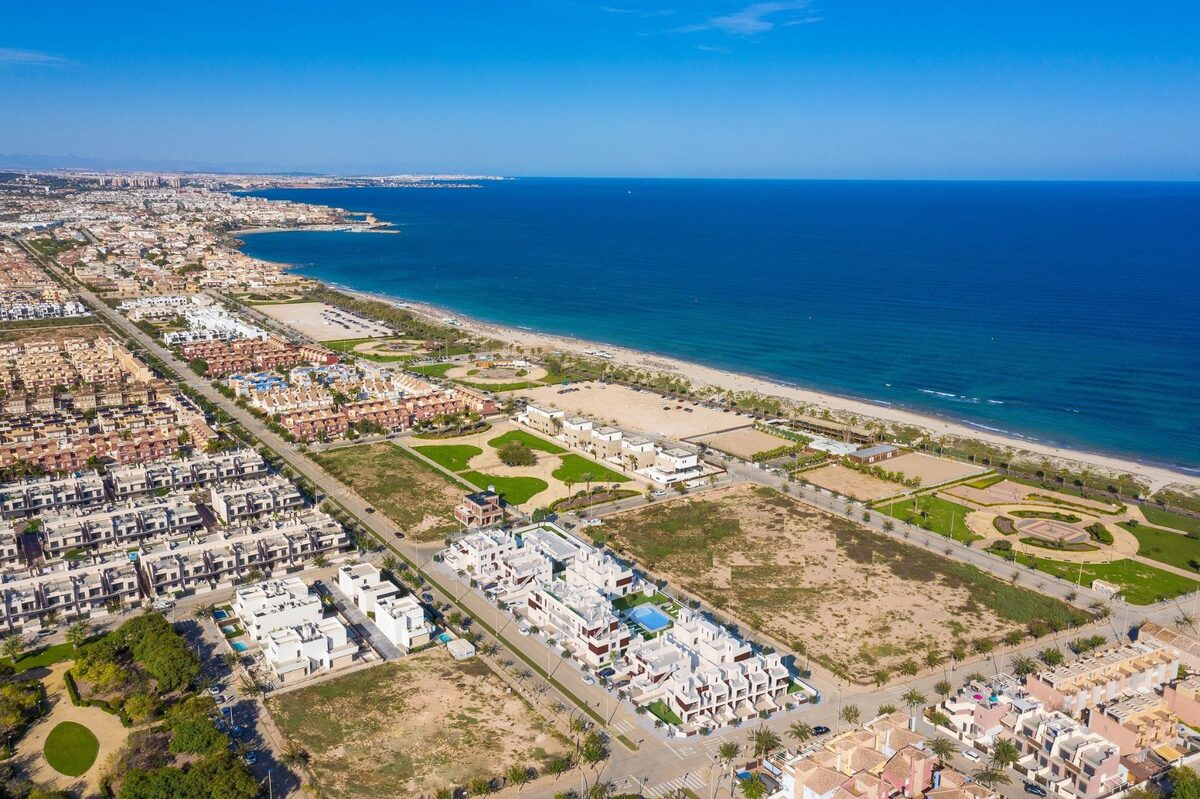 Dom szeregowy z 3 sypialniami, 99m² w Pilar de la Horadada, Hiszpania [ID: 0137-N8519]