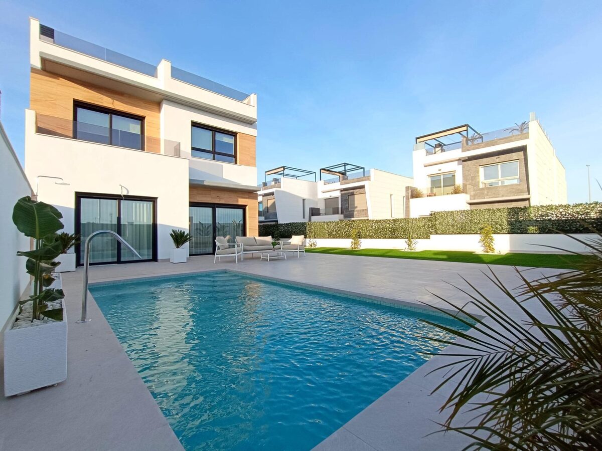 Villa with 3 bedrooms, 138m² in Benijofar, Spain [ID: 0137-N8496]
