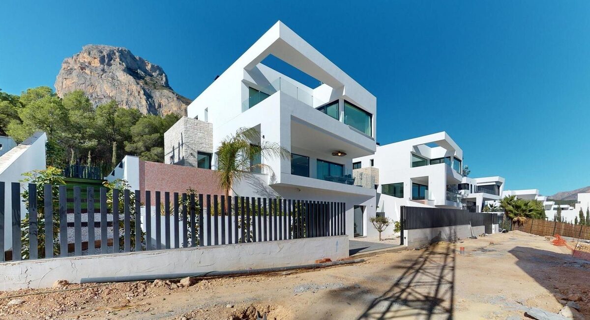 Villa with 3 bedrooms, 293m² in Polop, Spain [ID: 0137-N8419]