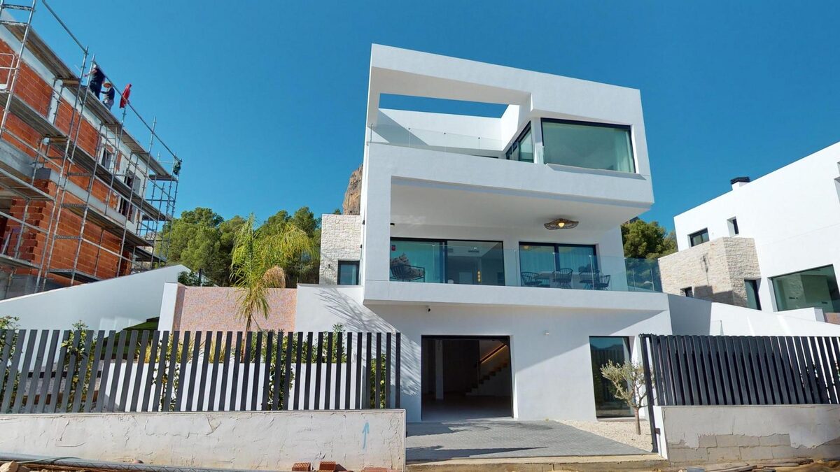 Villa with 3 bedrooms, 293m² in Polop, Spain [ID: 0137-N8419]
