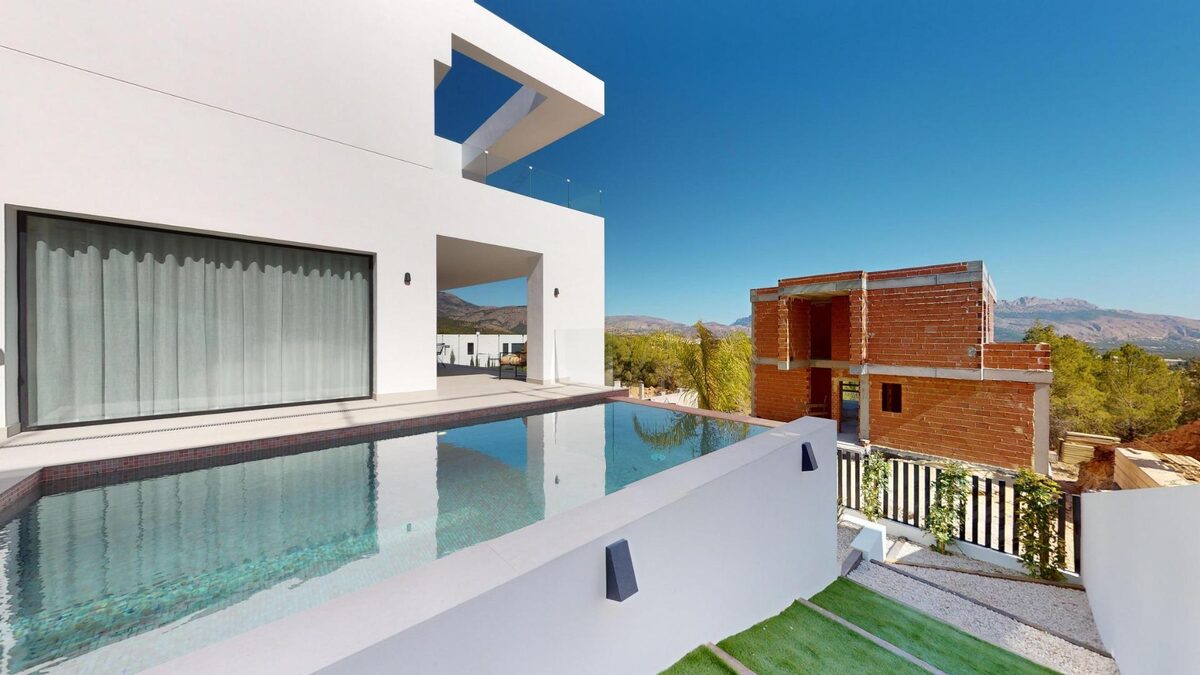 Villa with 3 bedrooms, 293m² in Polop, Spain [ID: 0137-N8419]