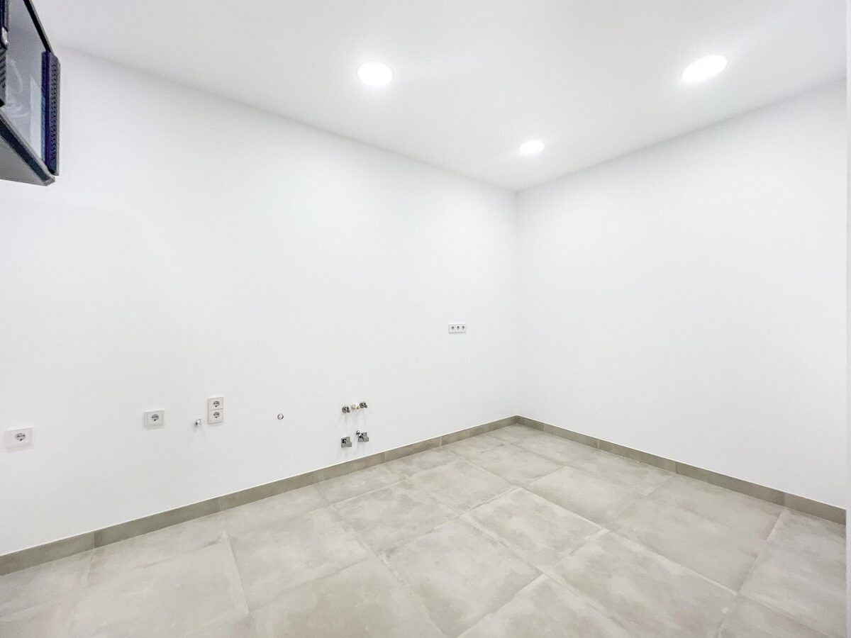 Вилла с 6 спальнями, 647м² в Марбелья, Испания [ID: 0137-N8390]