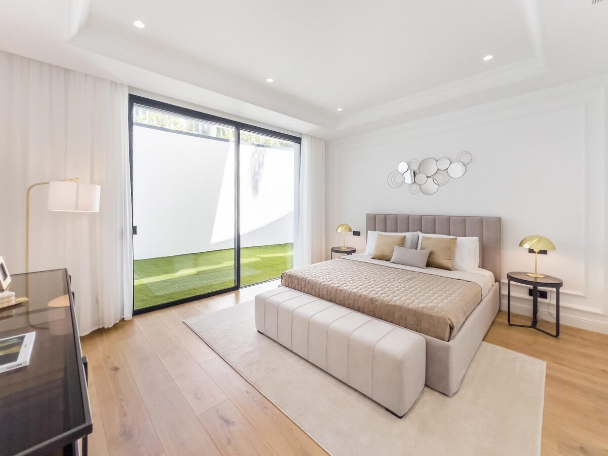 Вилла с 6 спальнями, 647м² в Марбелья, Испания [ID: 0137-N8390]