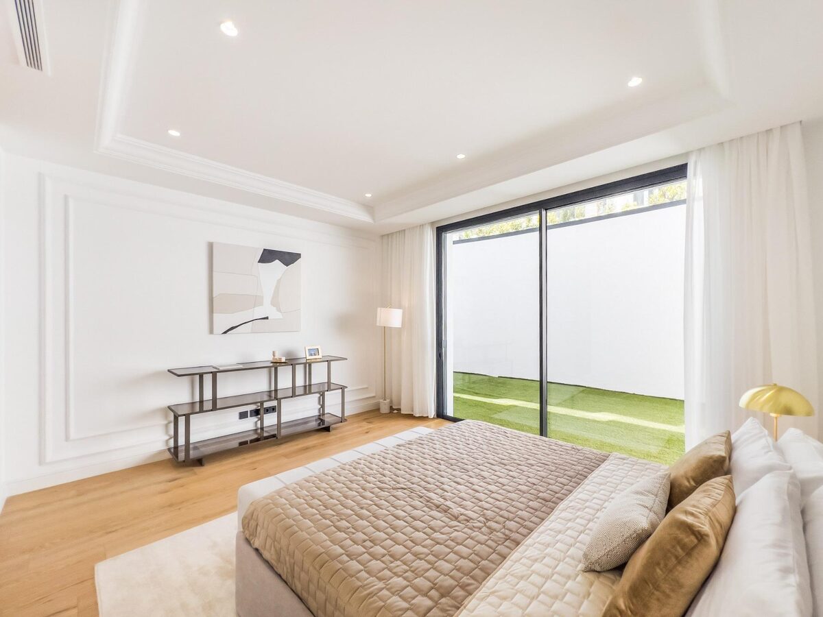 Вилла с 6 спальнями, 647м² в Марбелья, Испания [ID: 0137-N8390]