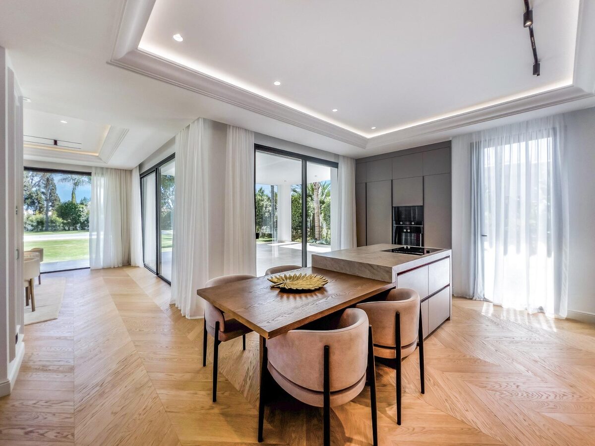 Вилла с 6 спальнями, 647м² в Марбелья, Испания [ID: 0137-N8390]