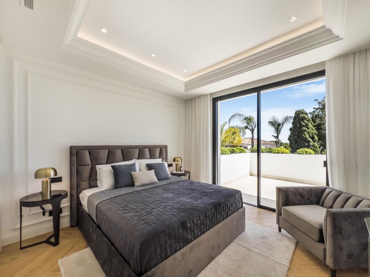 Вилла с 6 спальнями, 647м² в Марбелья, Испания [ID: 0137-N8390]