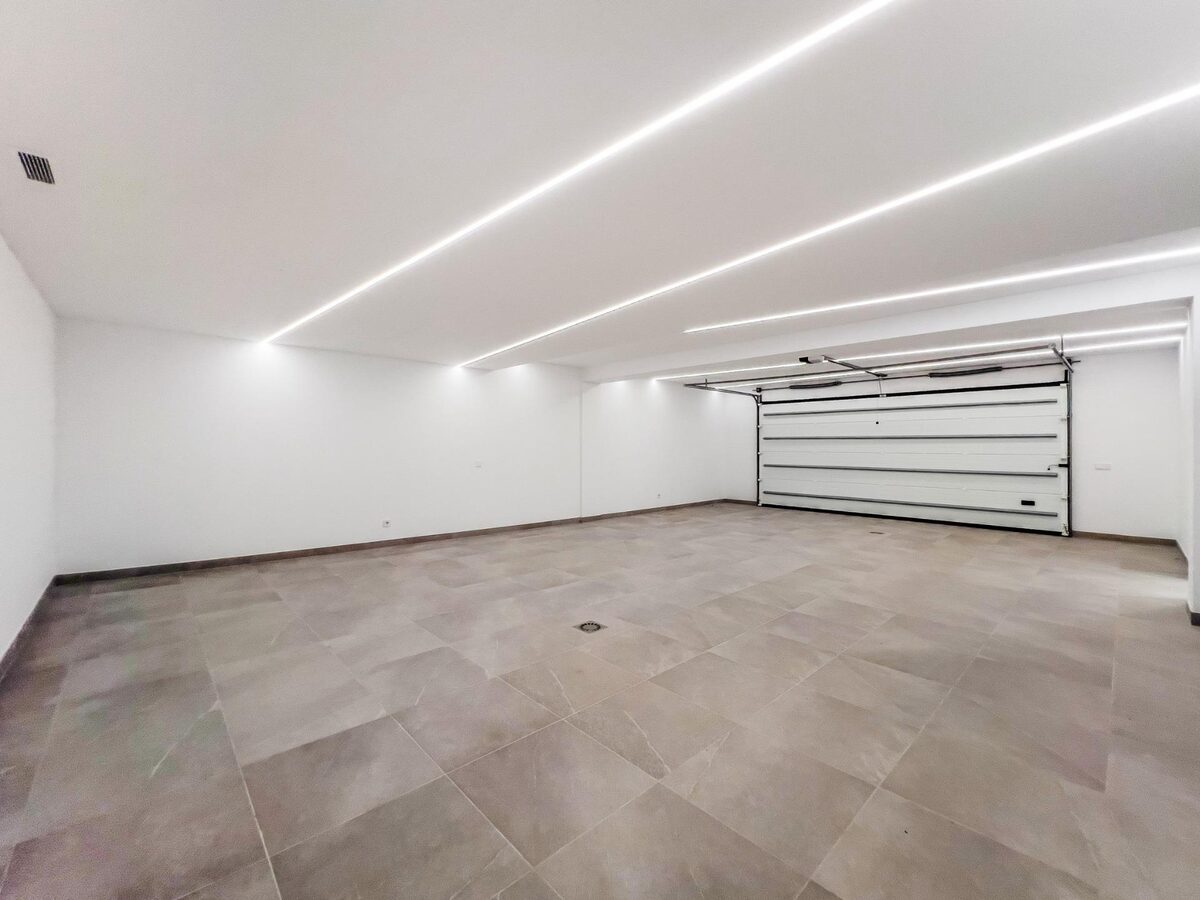 Вилла с 6 спальнями, 647м² в Марбелья, Испания [ID: 0137-N8390]