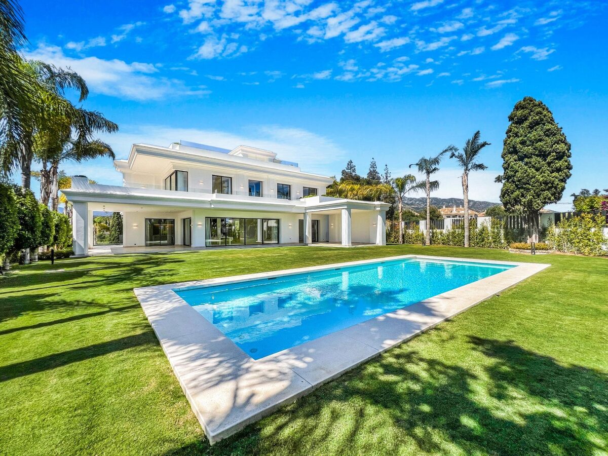 Вилла с 6 спальнями, 647м² в Марбелья, Испания [ID: 0137-N8390]