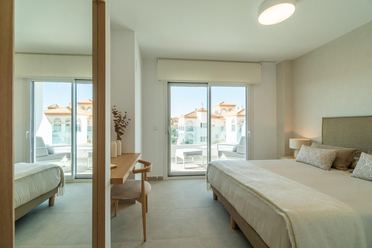Квартира з 4 спальнями, 120м² в Оріуела Коста, Іспанія [ID: 0137-N6229]