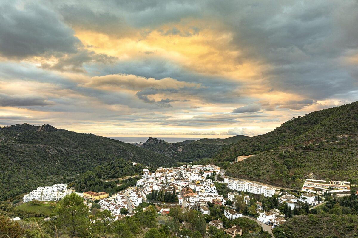 Apartment with 3 bedrooms, 118m² in Benahavis, Spain [ID: 0137-N8230]
