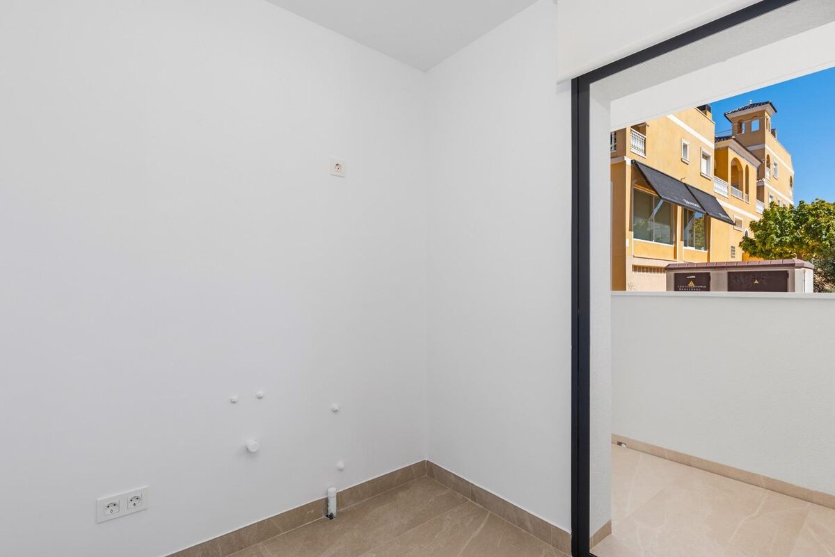 Пентхаус с 2 спальнями, 81м² в Бенихофар, Испания [ID: 0137-N8205]