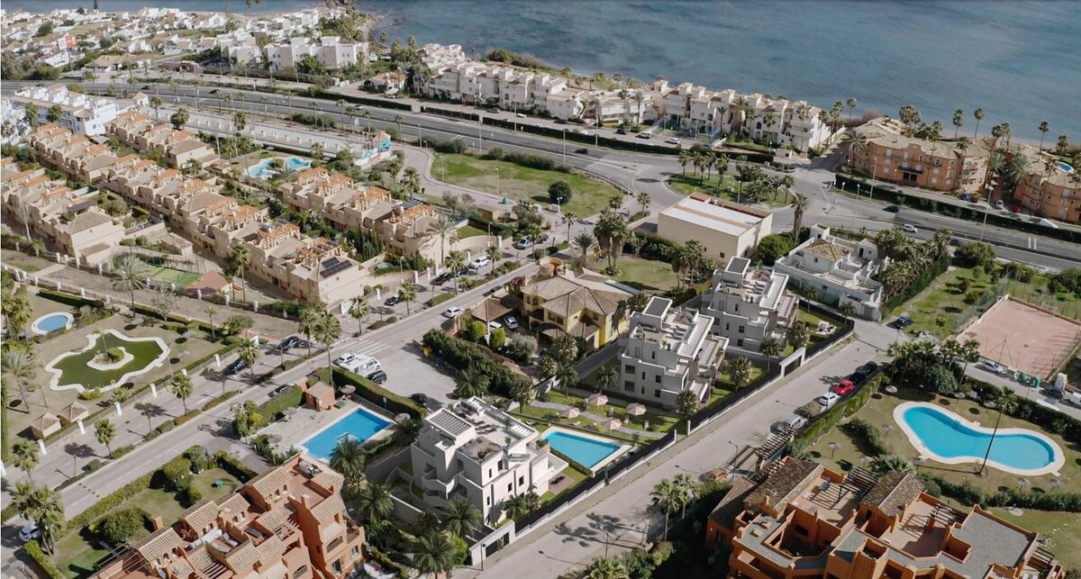 Apartment with 2 bedrooms, 91m² in Estepona, Spain [ID: 0137-N8135]