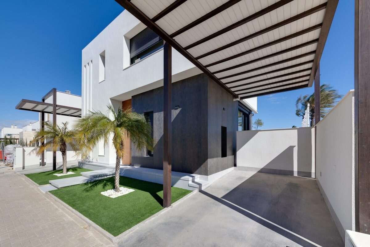 Villa with 3 bedrooms, 130m² in Pilar de la Horadada, Spain [ID: 0137-N8106]