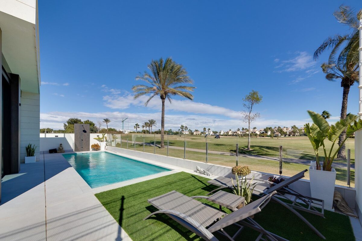 Villa with 3 bedrooms, 130m² in Pilar de la Horadada, Spain [ID: 0137-N8106]