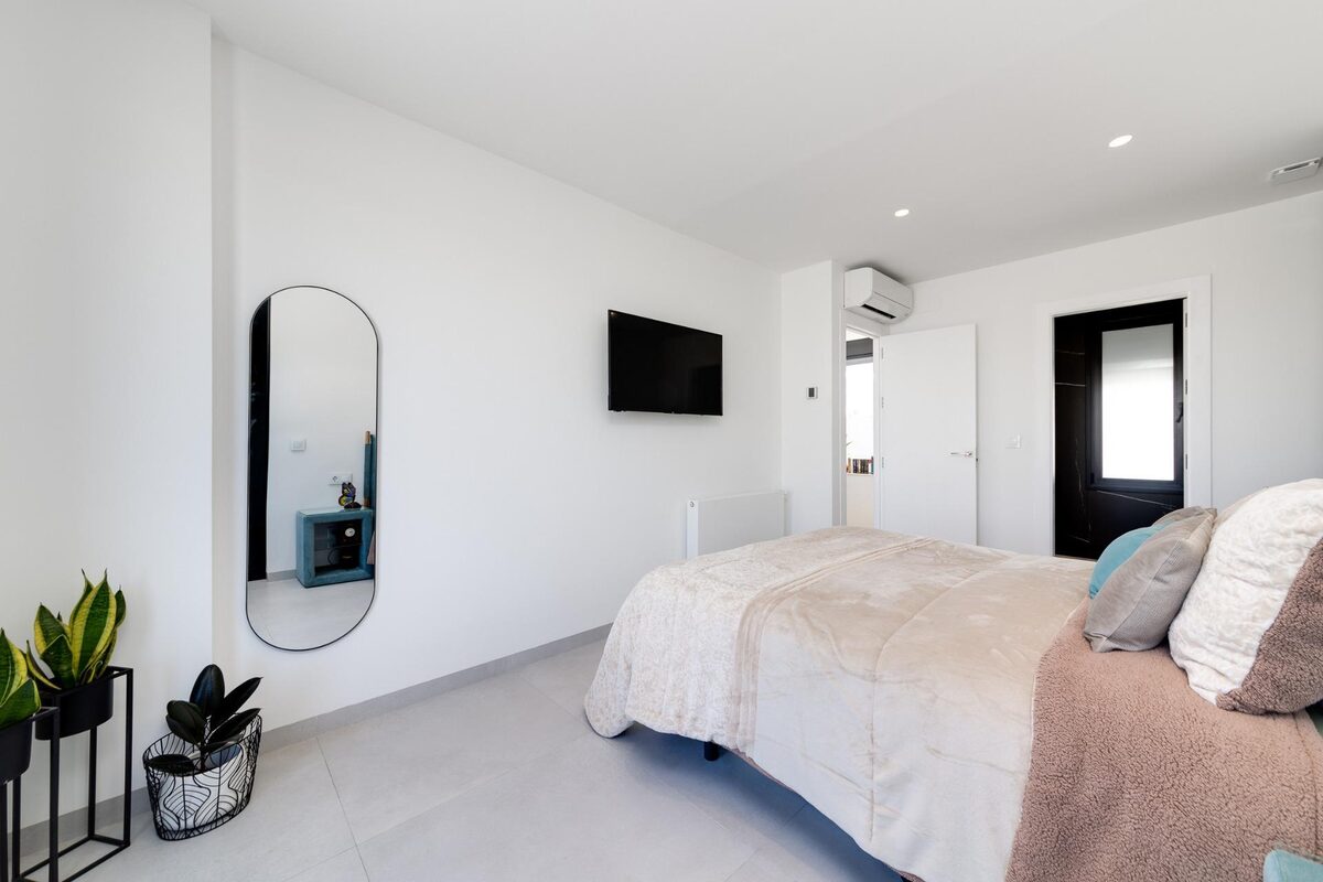 Villa with 3 bedrooms, 130m² in Pilar de la Horadada, Spain [ID: 0137-N8106]