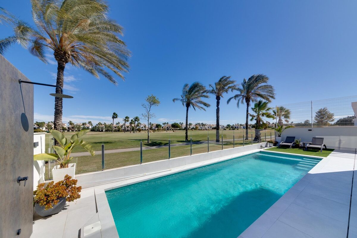 Villa with 3 bedrooms, 130m² in Pilar de la Horadada, Spain [ID: 0137-N8106]