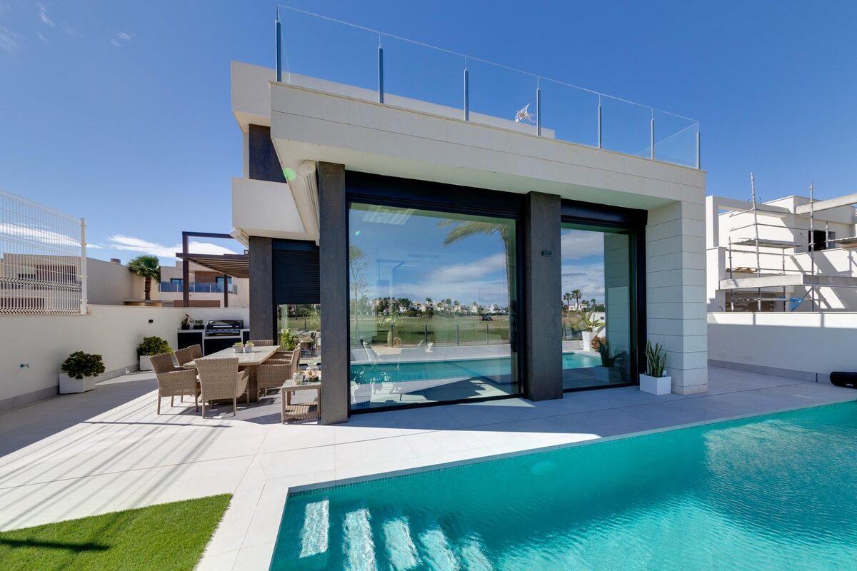 Villa with 3 bedrooms, 130m² in Pilar de la Horadada, Spain [ID: 0137-N8106]