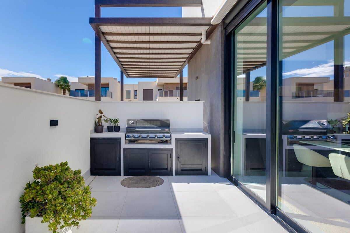 Villa with 3 bedrooms, 130m² in Pilar de la Horadada, Spain [ID: 0137-N8106]