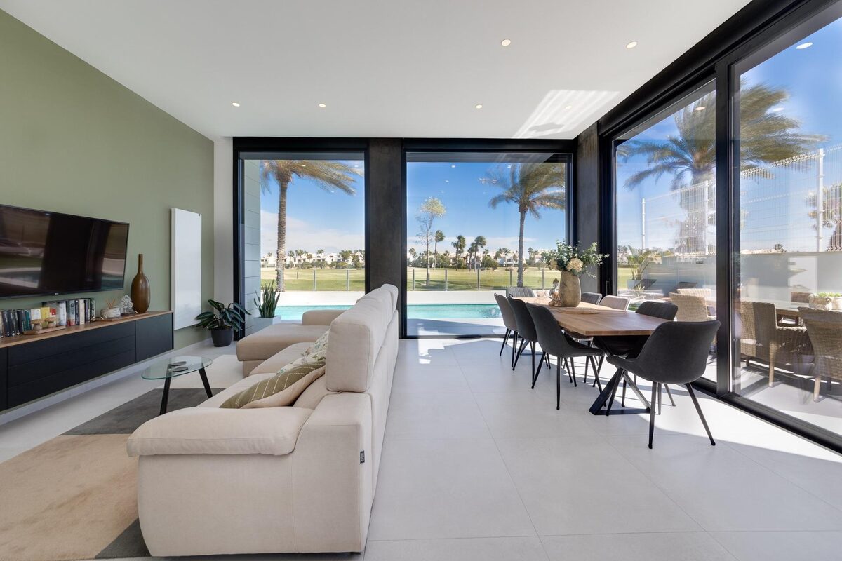 Villa with 3 bedrooms, 130m² in Pilar de la Horadada, Spain [ID: 0137-N8106]