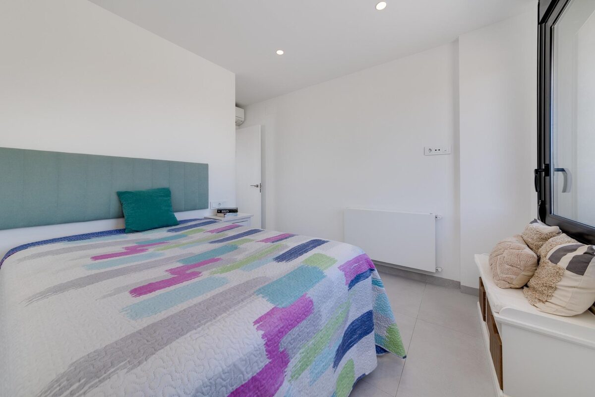 Villa with 3 bedrooms, 130m² in Pilar de la Horadada, Spain [ID: 0137-N8106]