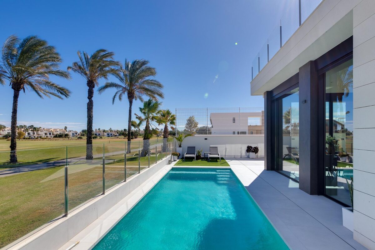 Villa with 3 bedrooms, 130m² in Pilar de la Horadada, Spain [ID: 0137-N8106]