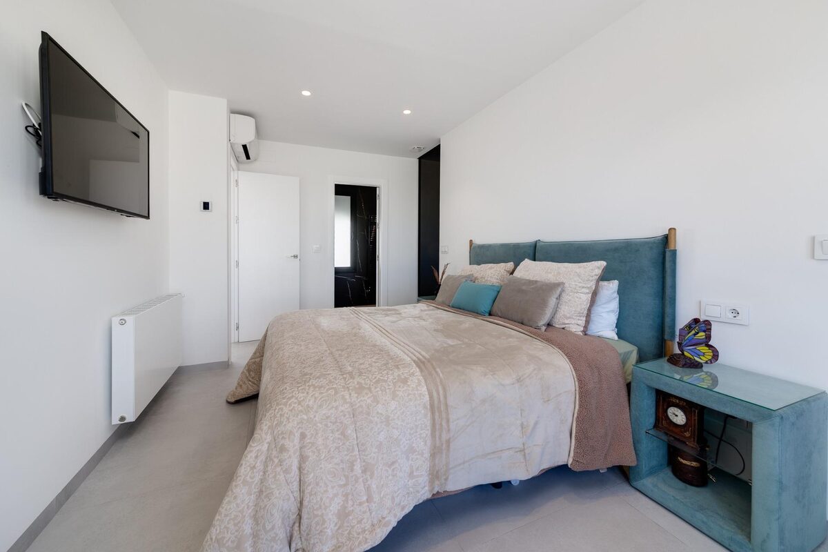Villa with 3 bedrooms, 130m² in Pilar de la Horadada, Spain [ID: 0137-N8106]