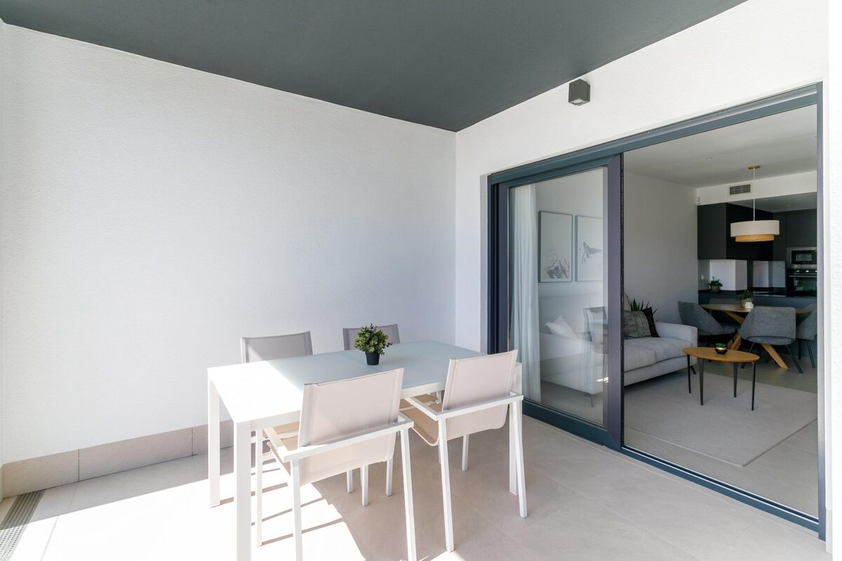 Penthouse z 3 sypialniami, 96m² w Torrevieja, Hiszpania [ID: 0137-N8104]