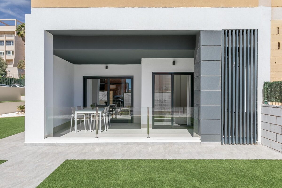 Apartament z 2 sypialniami, 78m² w Torrevieja, Hiszpania [ID: 0137-N8102]