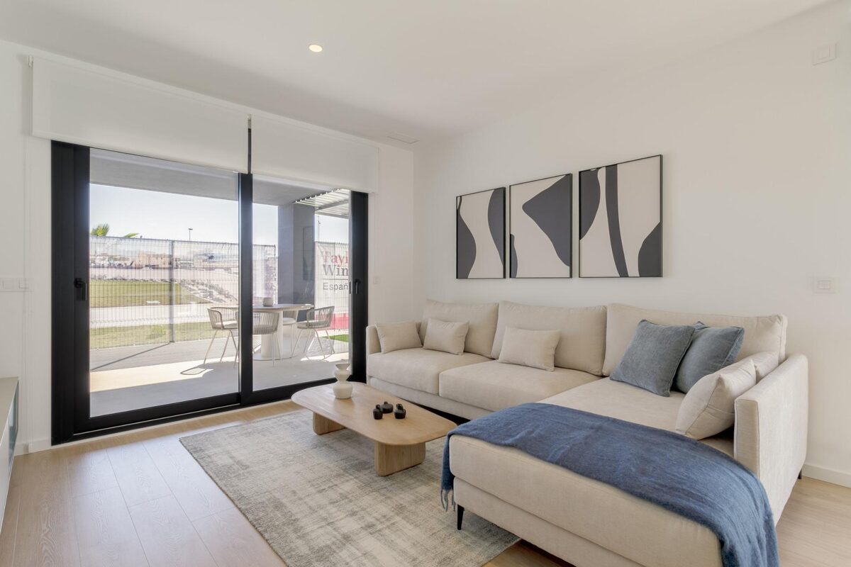 Apartament z 2 sypialniami, 65m² w Torrevieja, Hiszpania [ID: 0137-N8103]