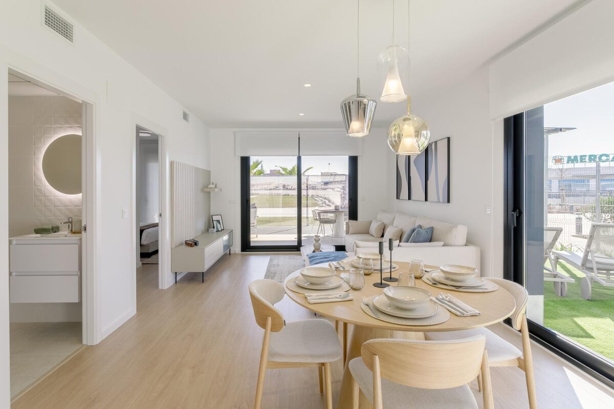 Apartament z 2 sypialniami, 65m² w Torrevieja, Hiszpania [ID: 0137-N8103]