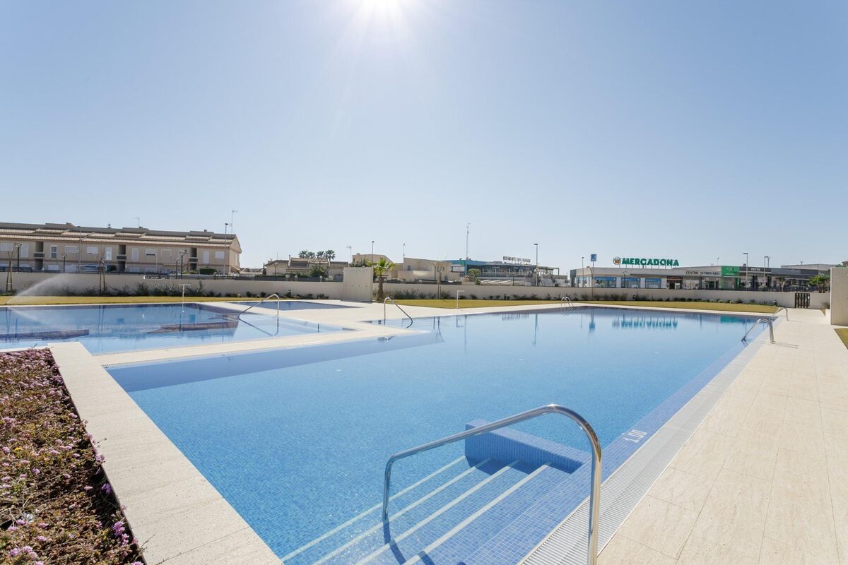 Apartament z 2 sypialniami, 65m² w Torrevieja, Hiszpania [ID: 0137-N8103]