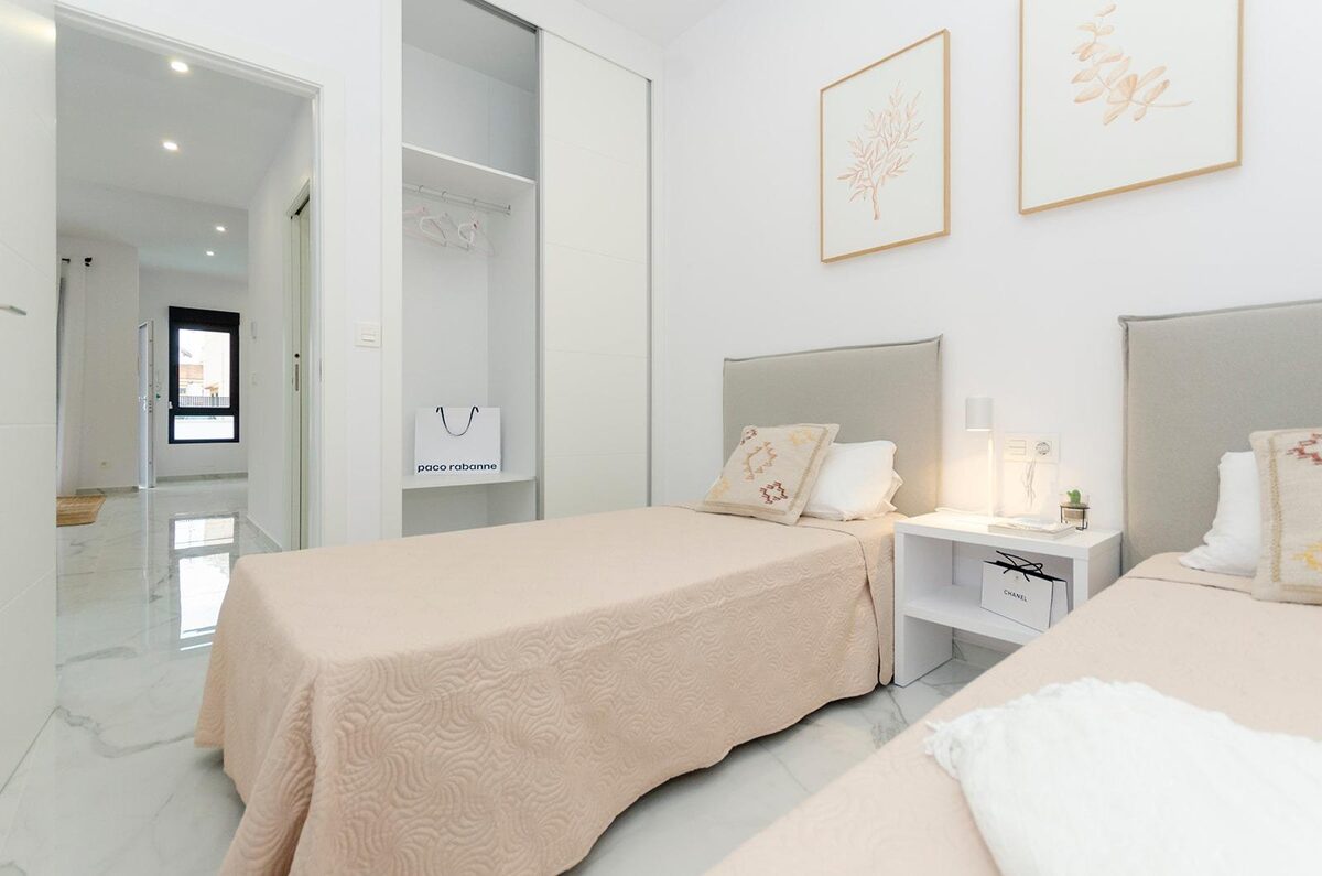 Willa z 3 sypialniami, 105m² w Torrevieja, Hiszpania [ID: 0137-N7949]