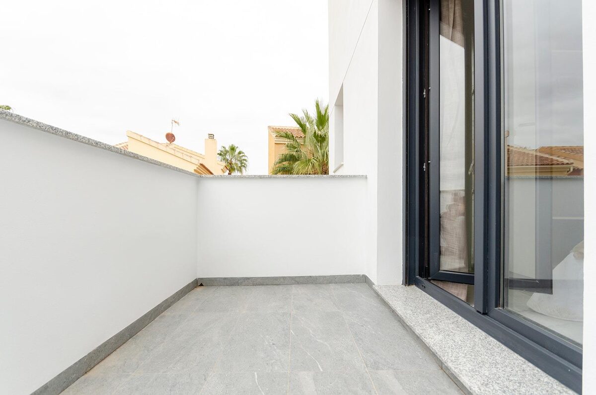 Willa z 3 sypialniami, 105m² w Torrevieja, Hiszpania [ID: 0137-N7949]
