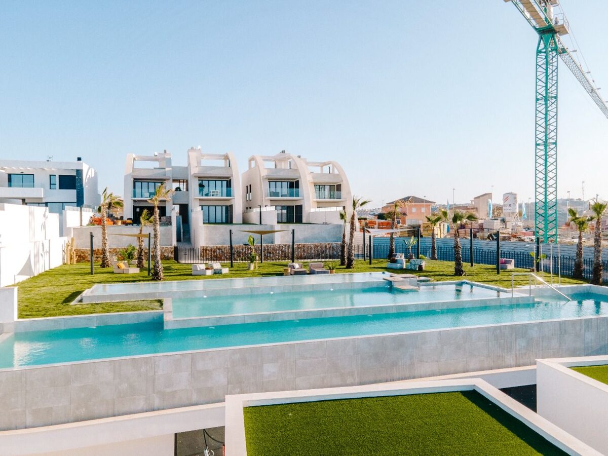 Бунгало с 4 спальнями, 258м² в Рохалес, Испания [ID: 0137-N7417]