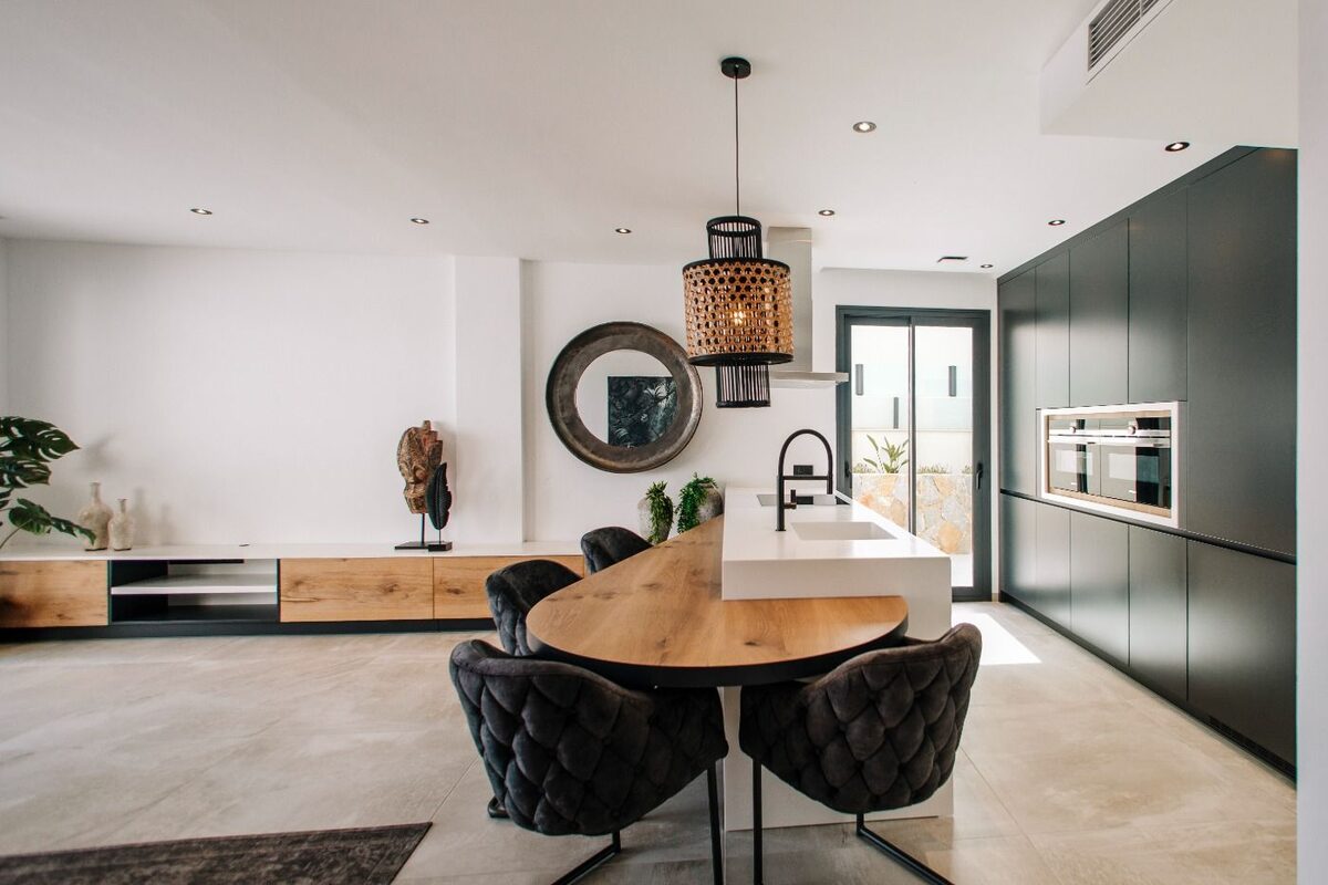 Бунгало с 4 спальнями, 258м² в Рохалес, Испания [ID: 0137-N7417]