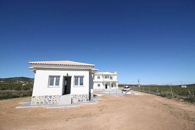 Вилла с 4 спальнями, 150м² в Пиносо, Испания [ID: 0137-N7755]