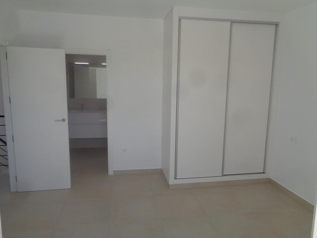 Вілла з 4 спальнями, 163м² в Піносо, Іспанія [ID: 0137-N7756]