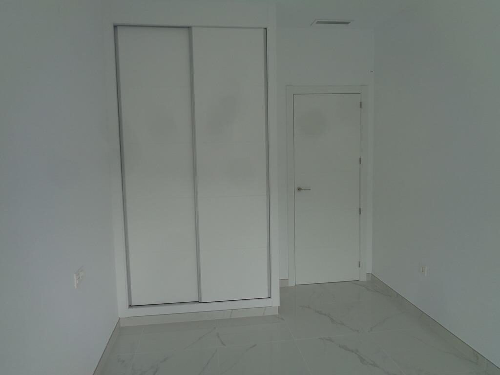 Villa with 4 bedrooms, 180m² in Pinoso, Spain [ID: 0137-N7757]