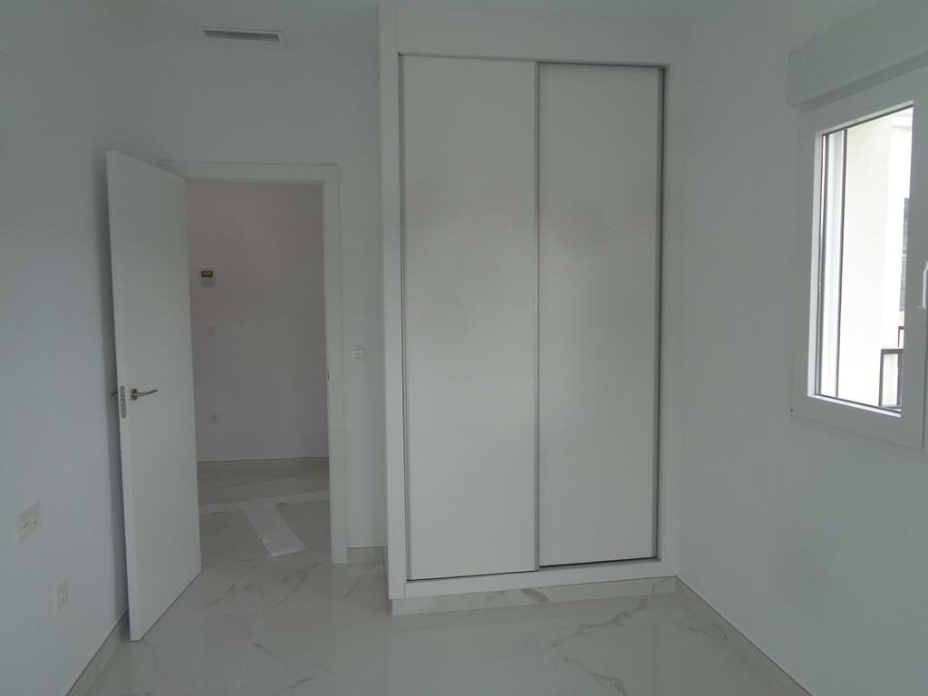 Villa with 4 bedrooms, 180m² in Pinoso, Spain [ID: 0137-N7757]