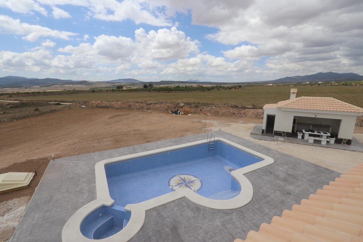 Villa with 4 bedrooms, 180m² in Pinoso, Spain [ID: 0137-N7757]
