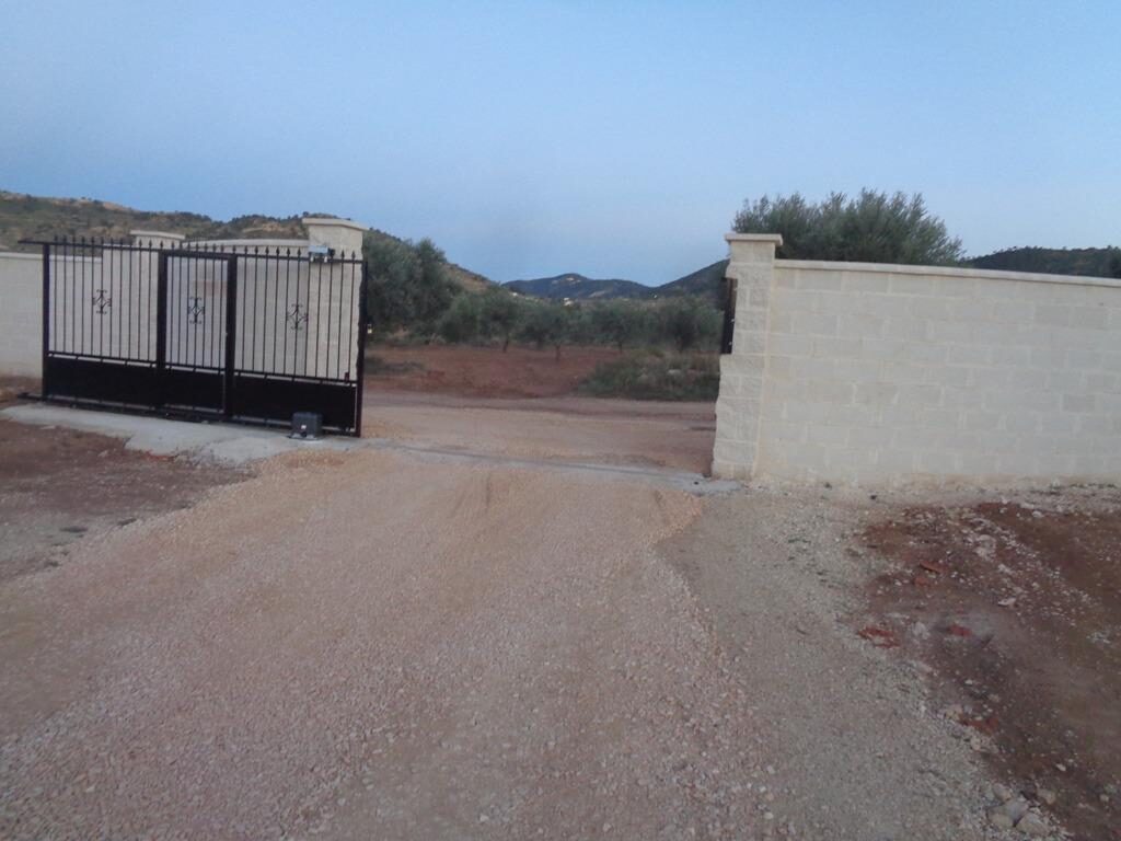 Villa with 4 bedrooms, 180m² in Pinoso, Spain [ID: 0137-N7757]