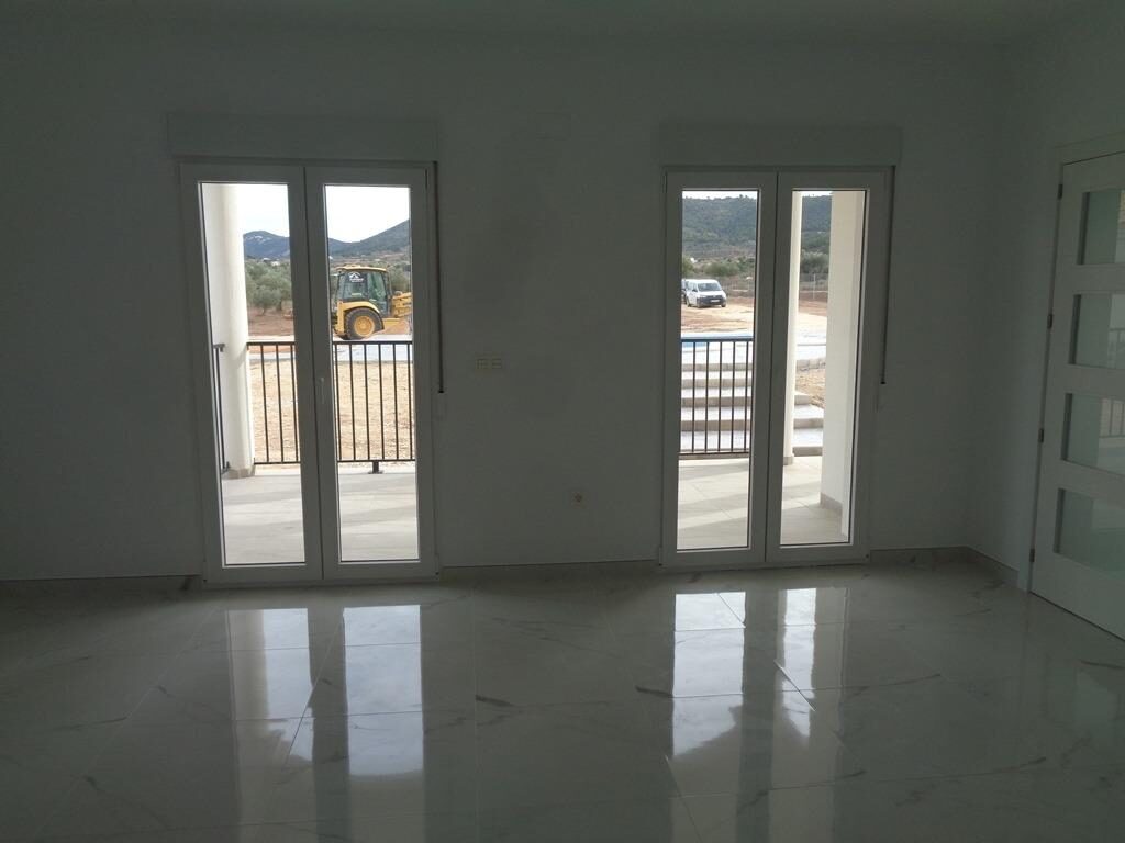 Villa with 4 bedrooms, 180m² in Pinoso, Spain [ID: 0137-N7757]