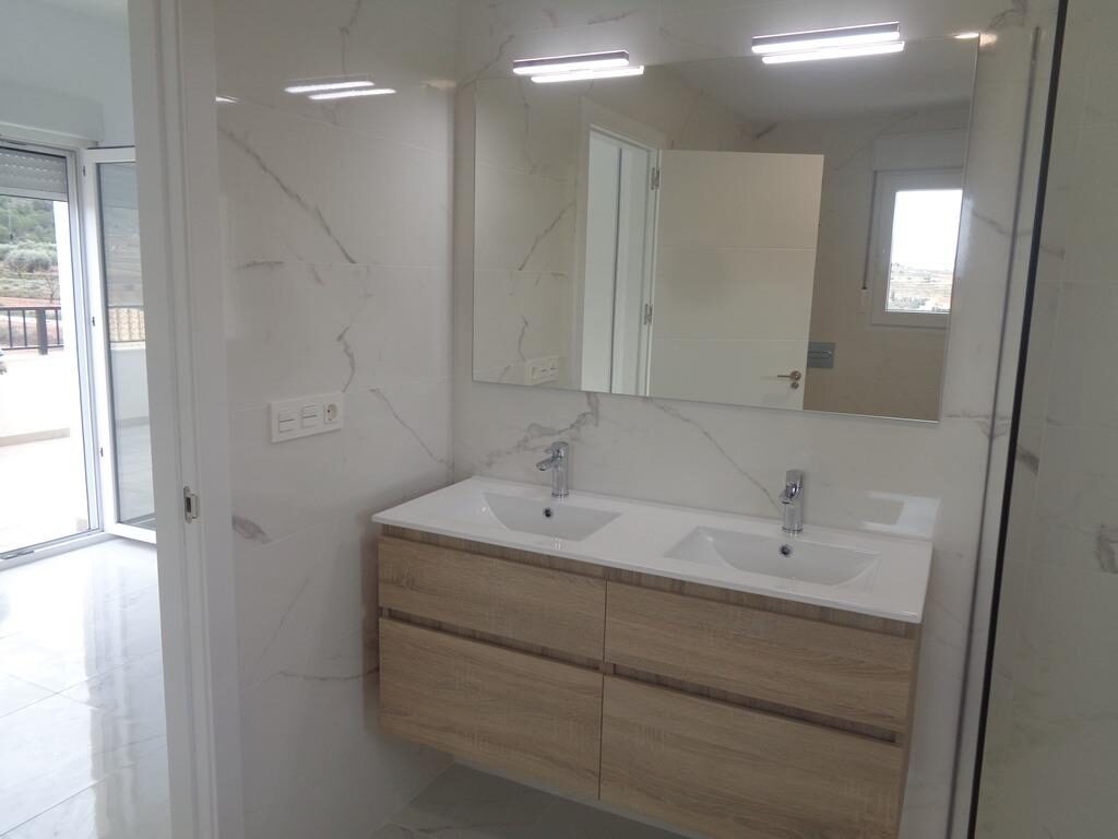 Villa with 4 bedrooms, 180m² in Pinoso, Spain [ID: 0137-N7757]