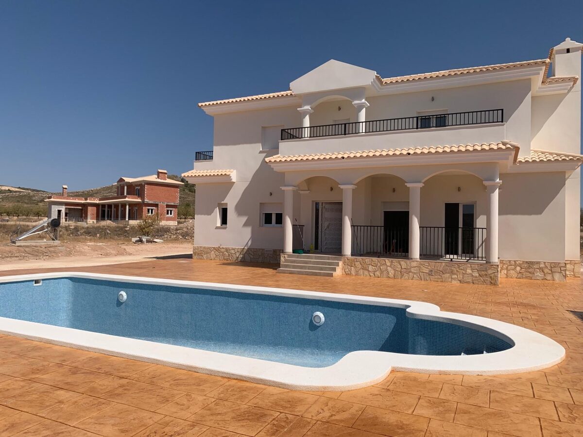 Villa with 4 bedrooms, 180m² in Pinoso, Spain [ID: 0137-N7757]