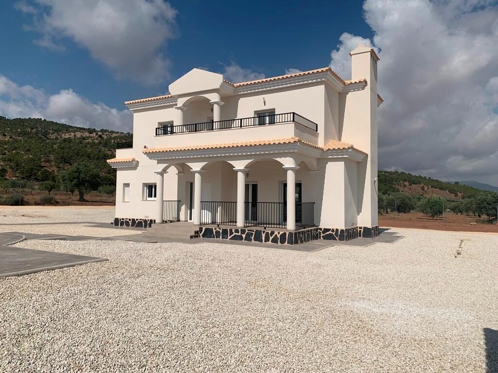 Villa with 4 bedrooms, 180m² in Pinoso, Spain [ID: 0137-N7757]