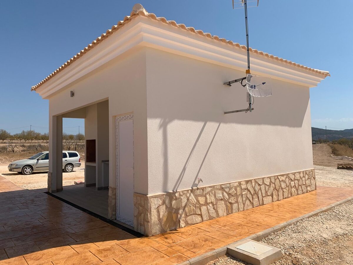Villa with 4 bedrooms, 180m² in Pinoso, Spain [ID: 0137-N7757]