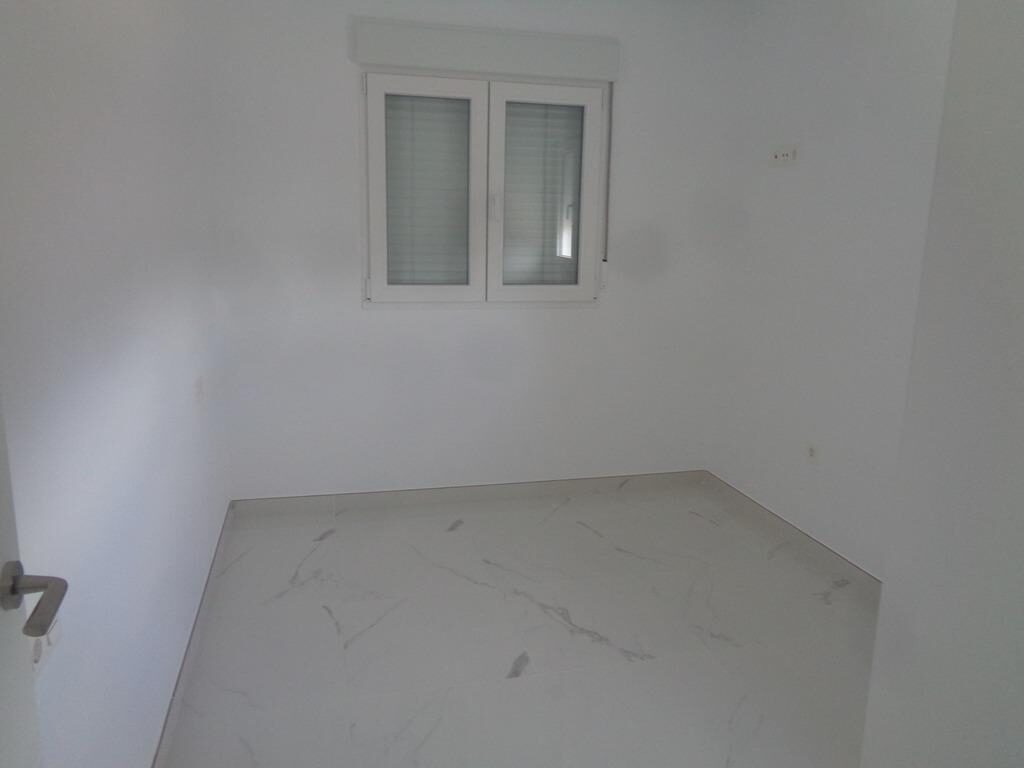 Villa with 4 bedrooms, 180m² in Pinoso, Spain [ID: 0137-N7757]