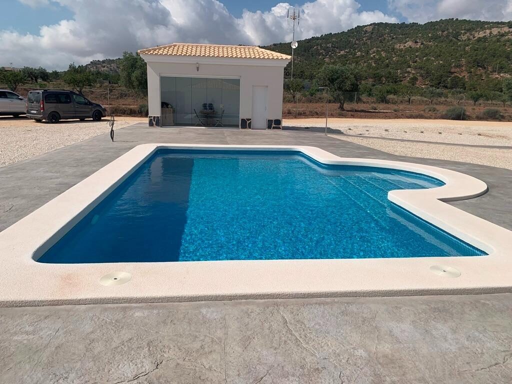 Villa with 4 bedrooms, 180m² in Pinoso, Spain [ID: 0137-N7757]