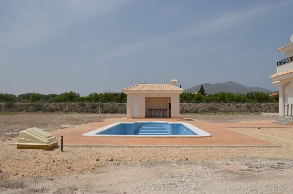 Villa with 4 bedrooms, 225m² in Pinoso, Spain [ID: 0137-N7758]
