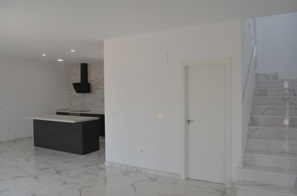 Villa with 4 bedrooms, 225m² in Pinoso, Spain [ID: 0137-N7758]